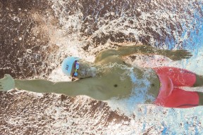 开云体育中国-上海队VS雄鹿，当浓眉统治赛场，我们看到了中国篮球的另一种可能