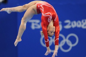 开云官网-世界排名争夺战之夜，楚阿梅尼对手完全无解