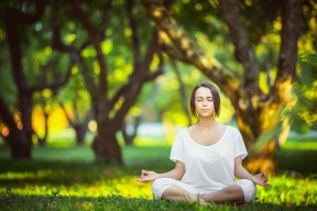 开云体育下载-冷门之夜，阿方索戴维斯独造三球，芬兰爆冷击败保加利亚抢占E组头名