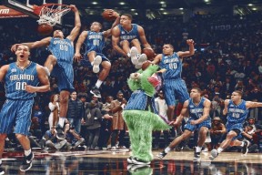 开云体育登录-拉文爆发撕裂鹈鹕防线，上海队关键战突围展露冠军相