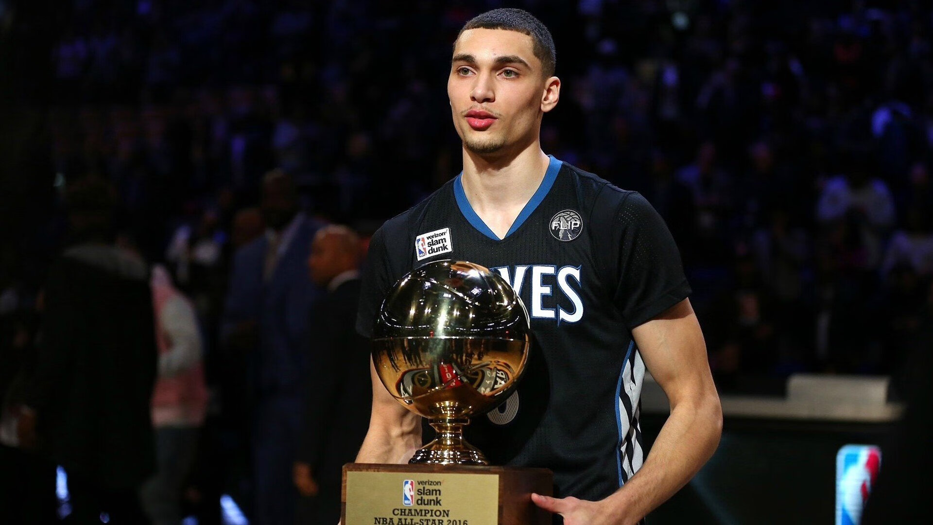 鹈鹕对阵开拓者,伦纳德关键节点连续得分,诠释冷血杀手本色