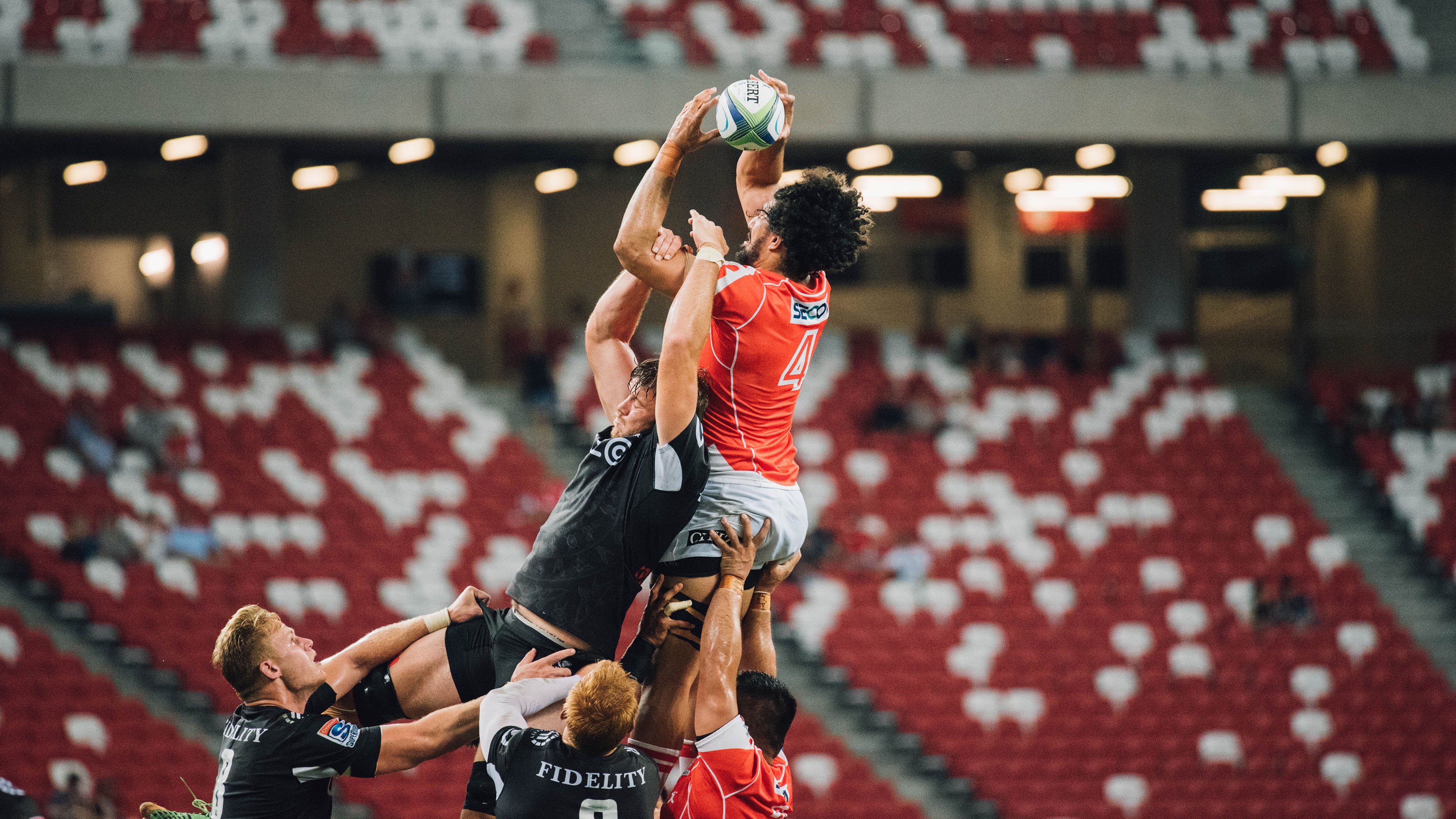 街道即王座,贝恩的暗夜压制与F1的钢铁意志