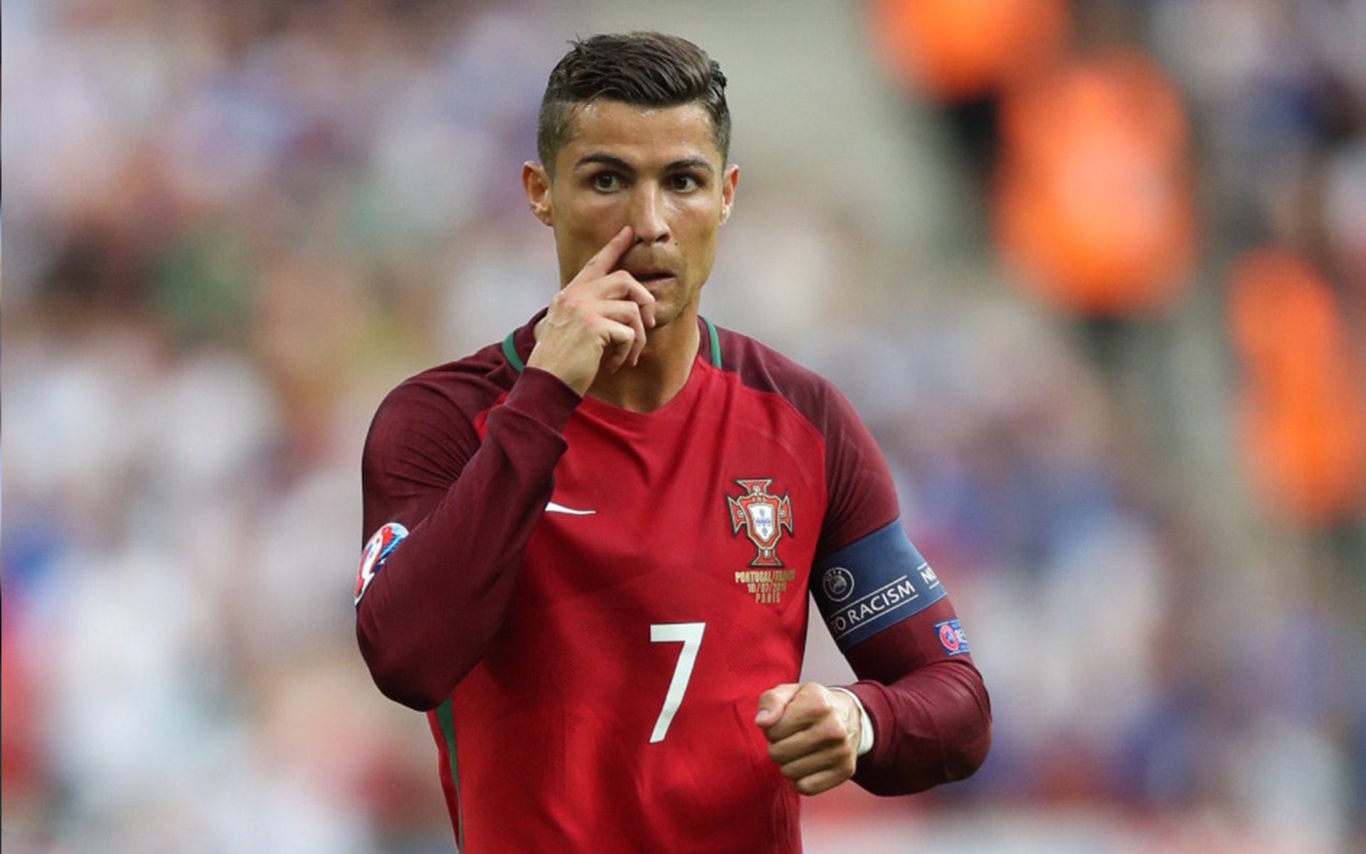 当沙漠金辉遇见药厂铁血,莱万的存在感如何定义一场未发生的对决